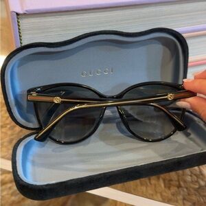 Women’s Black Gucci Sunglasses